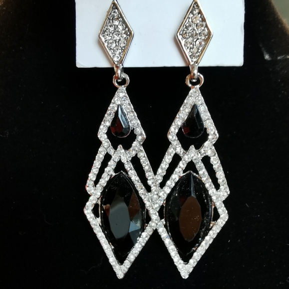 Earrings - Picture 1 of 2